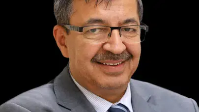 Hayati İnanç kaç yaşında, nereli, mesleği ne, ne iş yapıyor, hangi partide görev alıyor?