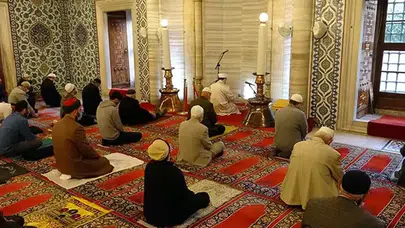 Namaz sureleri sırası nasıl, 5 vakit namazda okunan dualar ve sureler nelerdir?