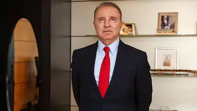 Ünal Aysal kimdir, serveti ne kadar, kaç yaşında, nereli ve şimdi ne iş yapıyor?