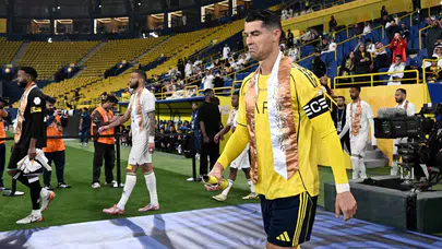 Ronaldo, Al Hazm Karşısında İki Gol Attı 1000. Gol Hedefi Kapıda