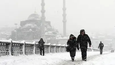 İstanbul’a Kar Geliyor! Meteoroloji ve AKOM Saat Verdi