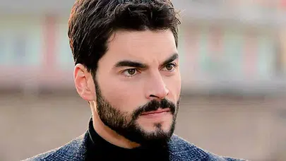 Akın Akınözü Kaç Doğumlu? Aslen Nereli ve Eğitimi Ne?