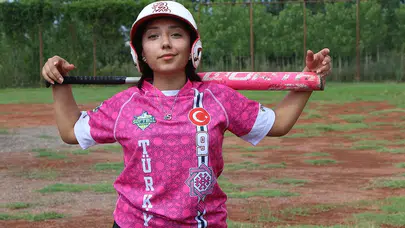 Softbol Milli Takımı sporcusu Sevdenur Gülçiçek hayatını kaybetti!
