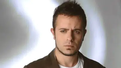 Emre Aydın biyografisi, yaşı kaç, nerede eğitim aldı, aslen nereli, hangi grupta yer aldı?