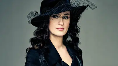 Anjelika Akbar’dan müzikseverlere özel vokalli albüm deneyimi