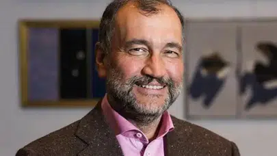 Türkiye’nin en zengin iş insanı koltuğunu bırakmadı