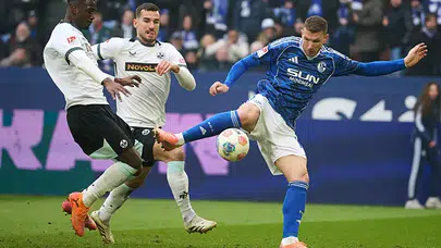 39 Yaşında Yine Sahada, Edin Dzeko Alman Ligi’ni Sallıyor