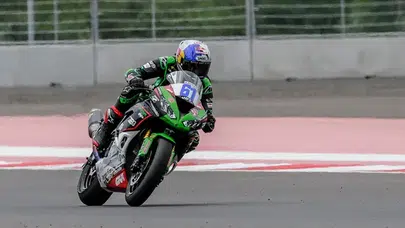 Phillip Island’da Sezon Mesaisi! Sofuoğlu ve Öncü Pistte