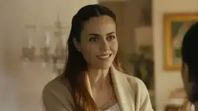 ABİ Dizisi Psikolog Suna Kim,Gerçek Adı Ne, Deniz Barut’un Hayatı, Kariyeri, Kaç Yaşında, Aslen Nereli, Evli Mi?