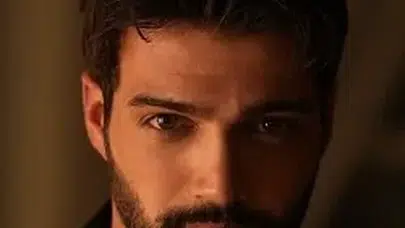 Abi Dizisi Sefa Kimdir? Mert Demirci Kaç Yaşında, Nereli, Hangi Dizilerde Oynadı, Kariyeri