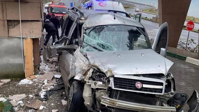 Kozlu’da trafik felaketi... Araç hastane girişini havaya uçurdu!