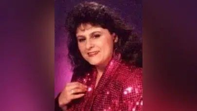 Herkes Onu Arıyordu… Meğer Eski Evine Çok Yakındaymış: 24 Yıllık Kayıp Michele Hundley Smith Bulundu!