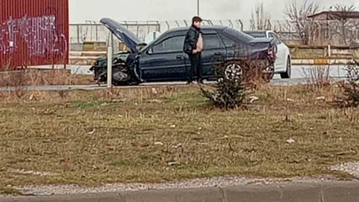 Yol ölüm tuzağına döndü... Afyonkarahisar’da yağmur, 4 otomobili birbirine kattı!