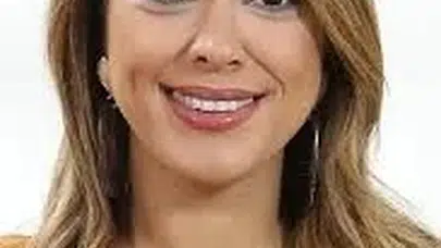 Zuhal Topal Hayatı (Kimdir), Aslen Nereli, Yaşı Kaç, Boyu Kaç, Hangi Dizilerde Oynadı, Eşi Kim, Çocuğu Var mı?