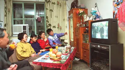 Cuma akşamı ekran savaşı! Kızılcık Şerbeti, İnci Taneleri ve O Ses Türkiye aynı saatte