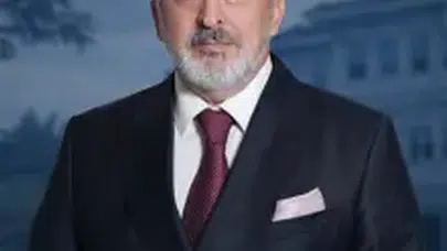 Sevdiğim Sensin Esat kim? Hüseyin Avni Danyal hangi dizilerde oynadı, yaşı kaç, aslen nereli?