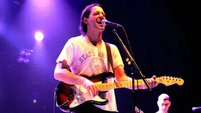 Duman grubu solisti Kaan Tangöze gözaltında mı, neden gözaltına alındı, suçu ne?