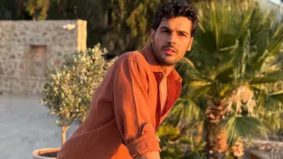 Tolga Mendi kimdir, kaç yaşında, nereli ve hangi dizilerde rol aldı? Umre paylaşımıyla neden gündem oldu?