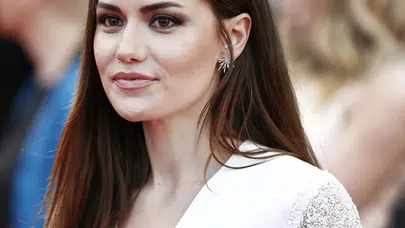 Fahriye Evcen'in burun estetiği var mı?