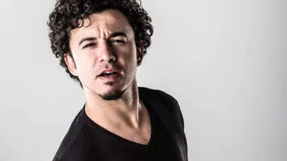 82 Ülke Gezen Buray, Lüks Otomobiliyle Objektiflere Takıldı