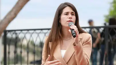 Ünlü Soruşturmasında Sürpriz İsim! Çeşme Belediye Başkanı Lal Denizli Savcılıkta