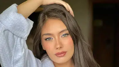 Neslihan Atagül’ün Ayna Pozu Sosyal Medyada Beğeni Yağmuruna Tutuldu