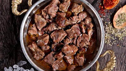 Az Malzemeyle Restoran Lezzeti: Et Kavurmada Doğru Pişirme Formülü