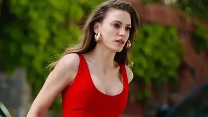 Serenay Sarıkaya filtresiz paylaştı... O detay gözlerden kaçmadı!