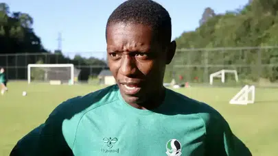 Max Gradel futbol kariyeri, aslen nereli, bakan mı seçildi?  Futboldan siyasete uzanan hikayesi...