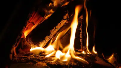 Rüyada Ateş Yakmak Ne Demek? Gece Ateş Yakmak, Gündüz Ateş Görmek ve Bid’at İşareti Nedir?