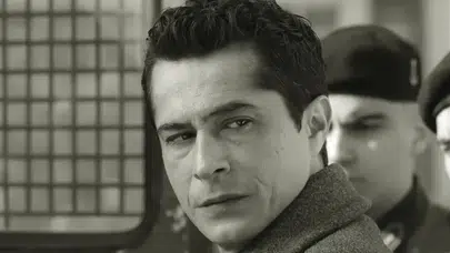 İki evlilik, çok konuşulan ayrılıklar: Ünlü oyuncunun özel hayatı!