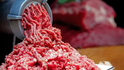 Rüyada Kıyma Görmek Ne Demek? Çiğ, Pişmiş Kıyma Görmek, Kıyma Çekmek, Kavurmak ve Yemek Neye Yorumlanır?