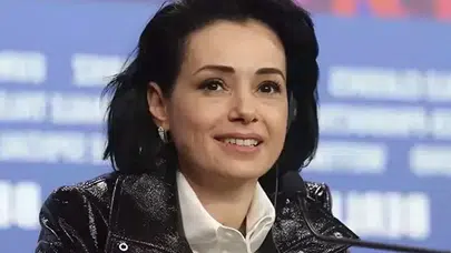 Özgü Namal'dan cevap gecikmedi: 'Herkesin yapması gerekeni yaptım'