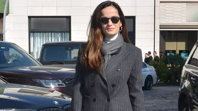 Gözlerden Uzak Bir Hayat Seçmişti: Selin Demiratar Yıllar Sonra Objektiflere Takıldı