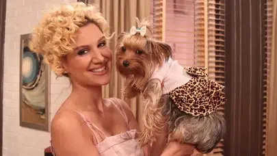 Aslıhan Gürbüz 42 Yaşında! Filtresiz Kareleri Dikkat Çekti