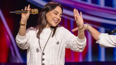 Ebru Gündeş Riyad’da sahne aldı mı, konserde hangi dilde şarkı söyledi, 1 saatlik kazancı ne kadar?