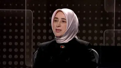 Özlem Zengin Kiminle Evli, Boşandı mı ve Eski Eşi Erkan Topal Mı? Özel Hayatı Merak Ediliyor