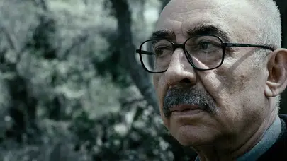 Şener Şen Öldü Mü? Yeşilçam’ın Dev Çınarı Şener Şen Hakkındaki İddialar ve Son Sağlık Durumu