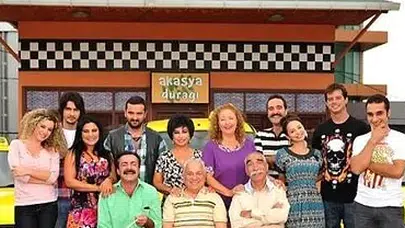 Akasya Durağı Oyuncuları Yaşıyor mu Öldü mü, Ölenlerin Listesi Şimdi Ne Yapıyor?