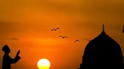 Sabah namazı imsaktan sonra hemen kılınır mı, ezan beklemek gerekir mi, fecri sadık nasıl anlaşılır?