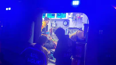 Antalya'da gece yarısı can pazarı! Dengesini kaybetti, kayalıklara çakıldı...