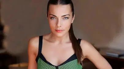 Burcu Kara Kaç Yaşında, Aslen Nereli, Eğitimi Ne, Mesleği Ne, Ne İş Yapıyor, Hangi Dizilerde Oynadı, Kiminle Evli?