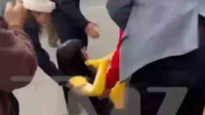 Cardi B rezil mi oldu, robotla dans ederken düştü mü, nasıl düştü, yaralandı mı, sağlık durumu nasıl?