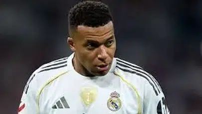 Kylian Mbappé Evlatlık İddiaları Doğru mu? Annesi Fayza Lamari Kim?