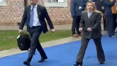 Meloni Belçika’da soğukla mücadele etti! 'Ölüyorum'