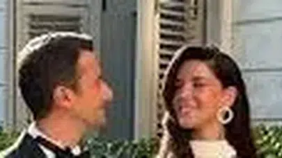 Beril Batur aslen nereli, mesleği ne, özgeçmişi?