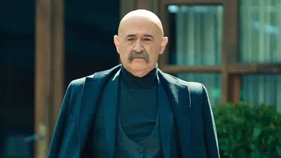 Uzak Şehir Ecmel Albora kim, gerçek adı ne, Müfit Kayacan kaç yaşında, nereli, boyu kaç, hangi TV dizileri ve kariyeriyle tanınıyor?