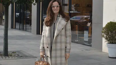 Selin Demiratar enerjik tavırlarıyla alışverişte görüntülendi