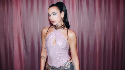 Dua Lipa LGBT'li mi, LGBT destekçisi mi, (LGBTQ+) Topluluğunu Mu Destekliyor?