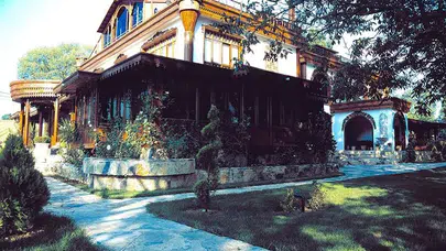 Adnan Oktar’ın çiftliği nerede, hangi ilçede, evde neler bulunuyor? Pembe köşk hakkında detaylı bilgi